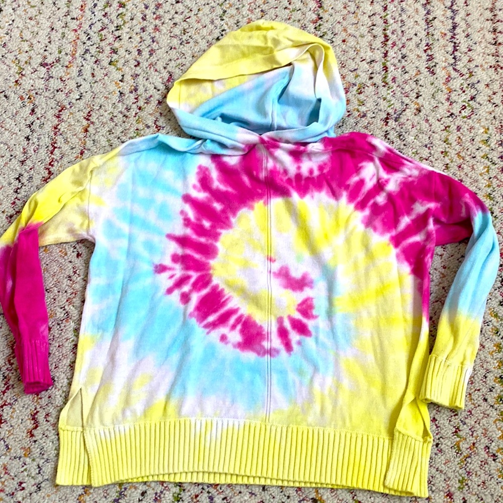 Cotton tie dye hoodie with slit waist in perfect condition.